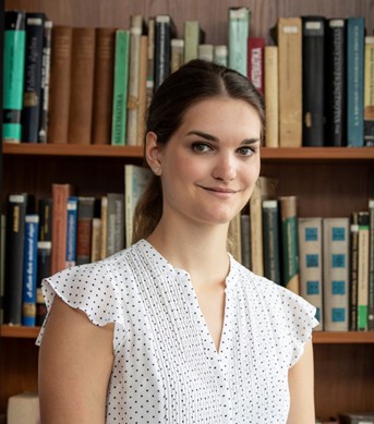 Krisztina Kopcsó Krisztina Kopcsó